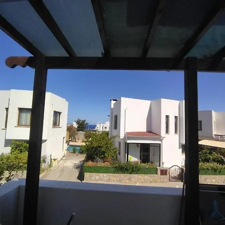 Mountain-sea-peace-merit Hotel